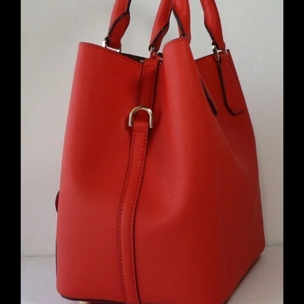 Michael Kors Greenwich Large Grab Tote - Picture 5 of 13